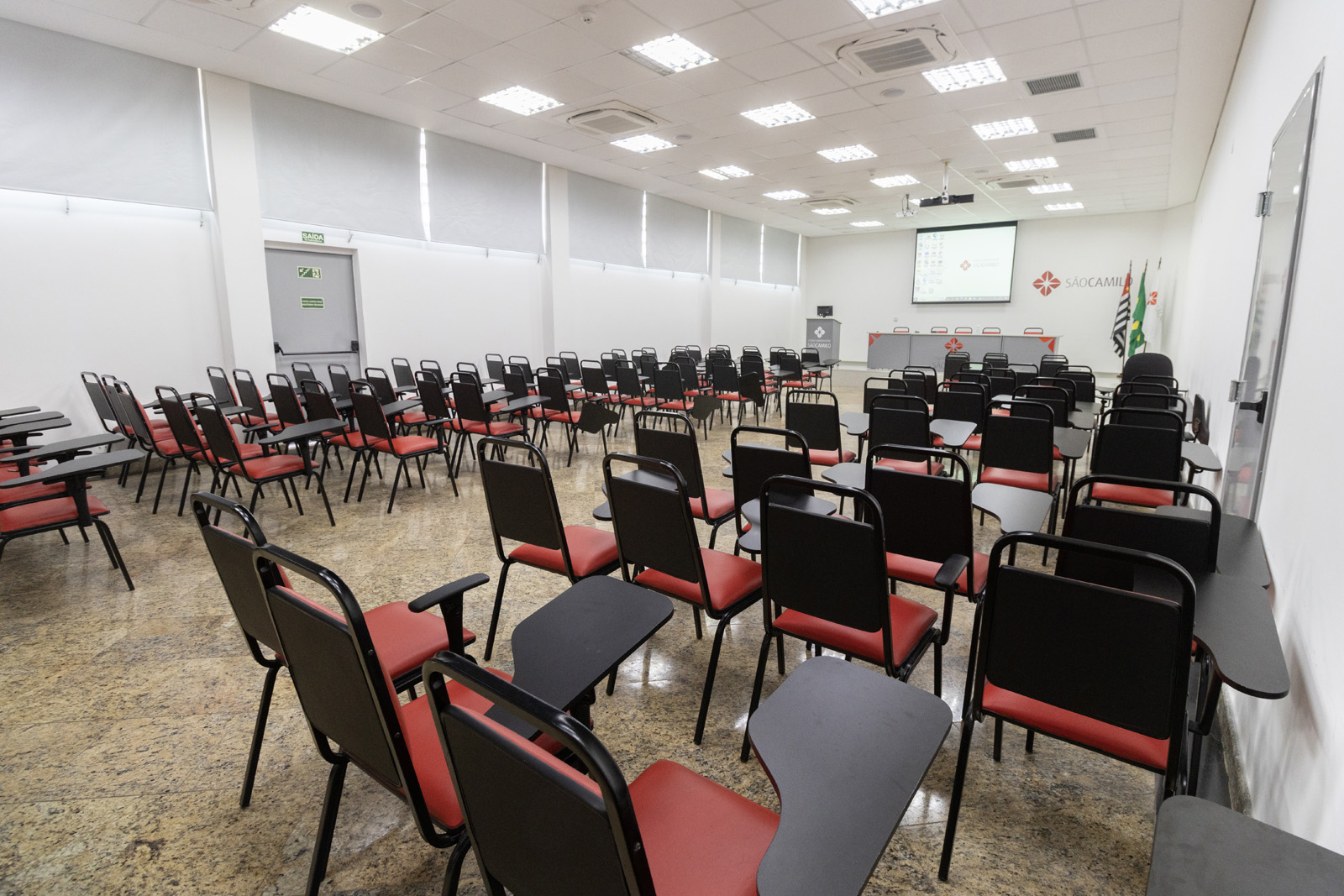 Pequeno auditório do Centro Universitário São Camilo